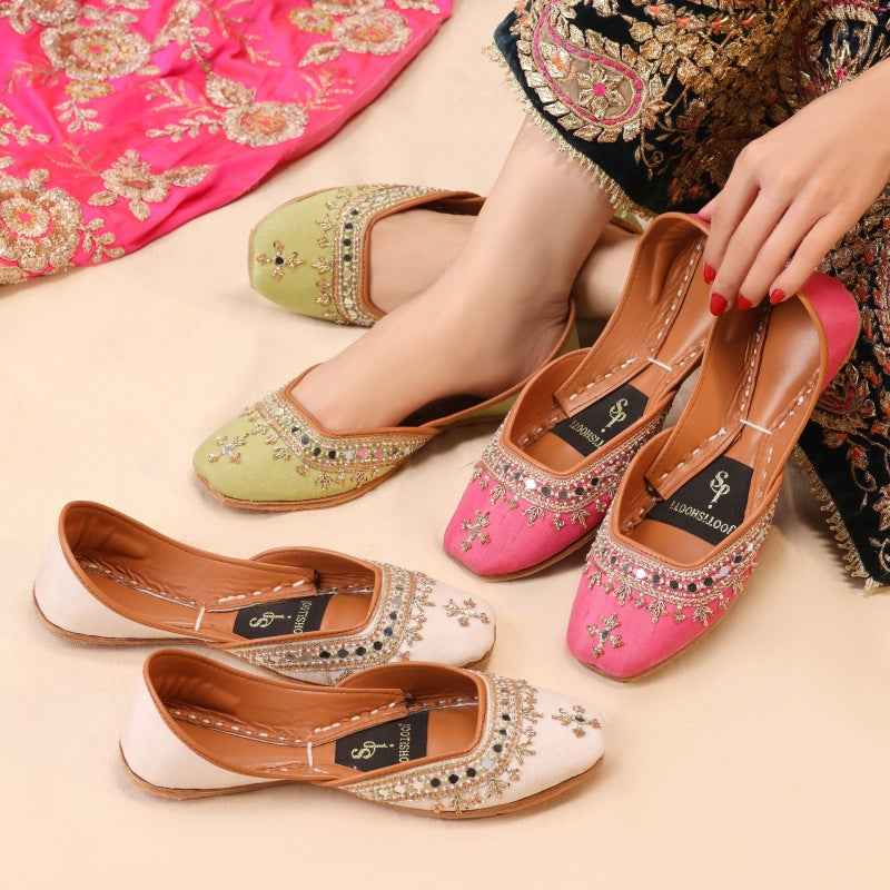 Gold Embellished Khussa