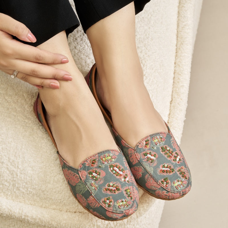 Autumn Bliss Khussa loafers for women, beige with traditional embroidery, handcrafted in Pakistan