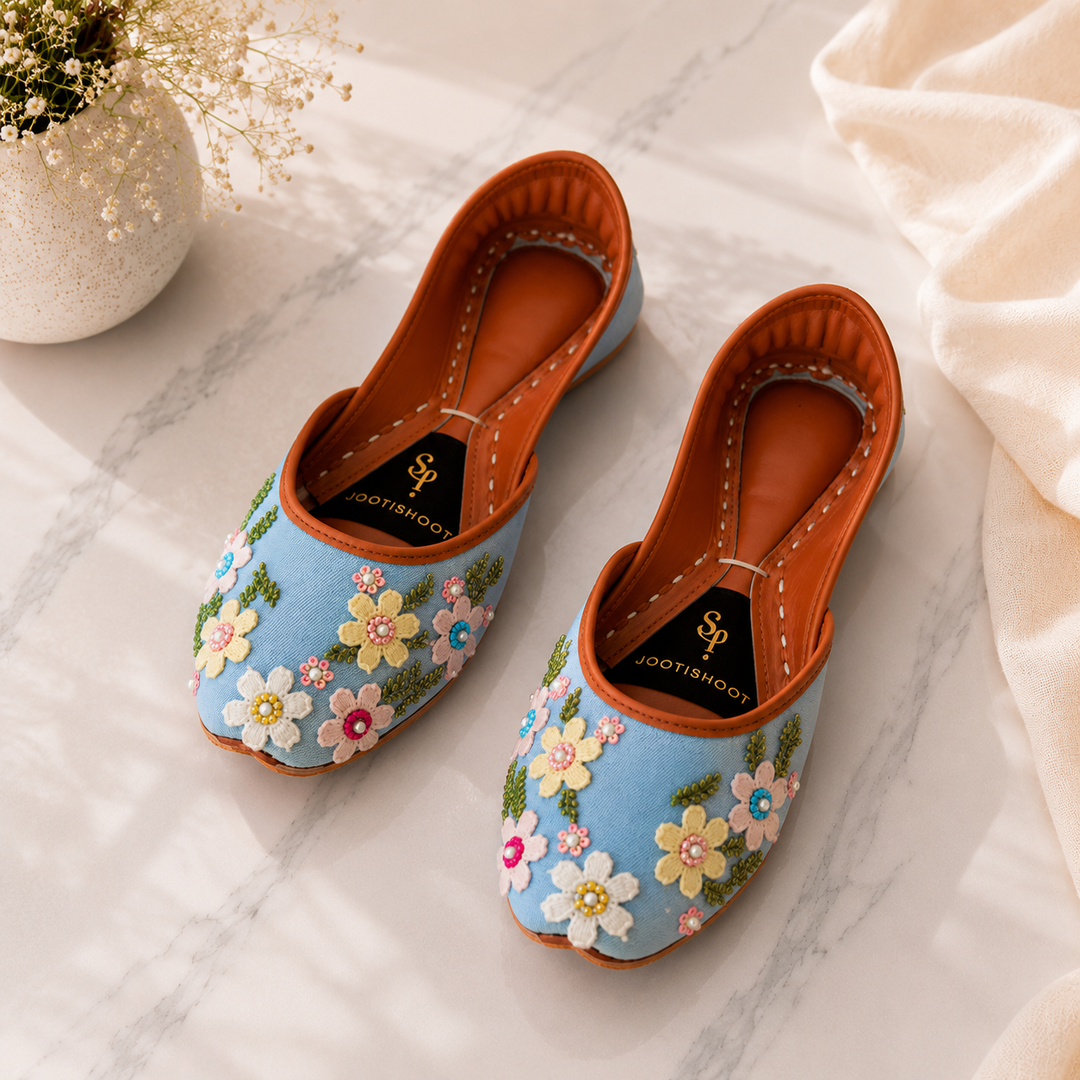 Flowy blue khussa