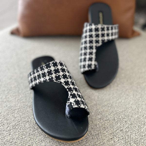 Classic Houndstooth Slides